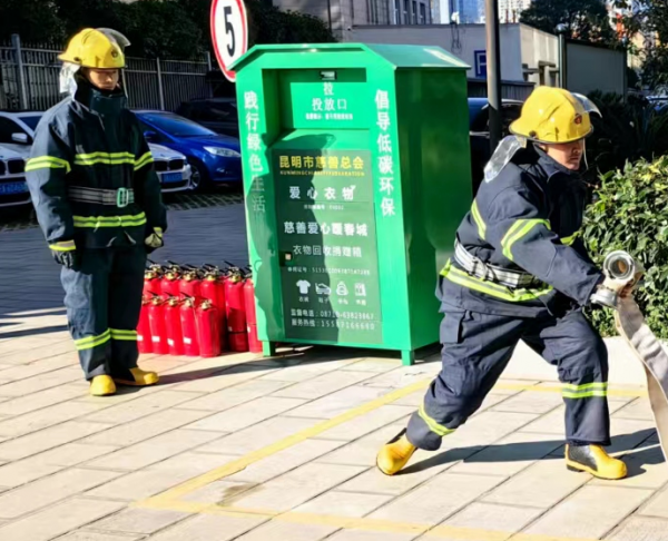 金桂苑小區(qū)消防演練，急救知識，電梯關人自救知識